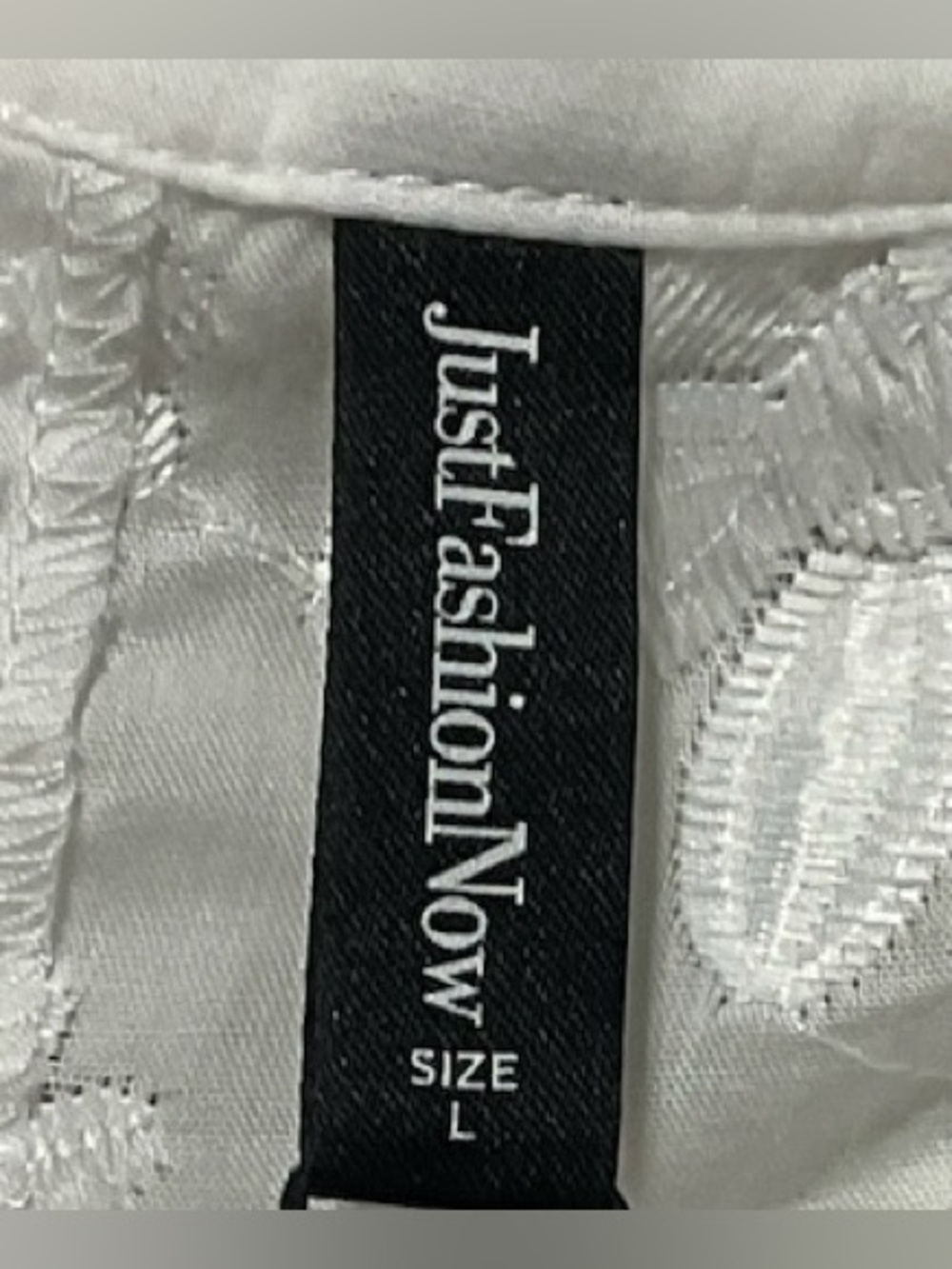 NWT - Just Fashion Now White Floral Embroidered Short-Sleeve Blouse Size L - Picture 4 of 4